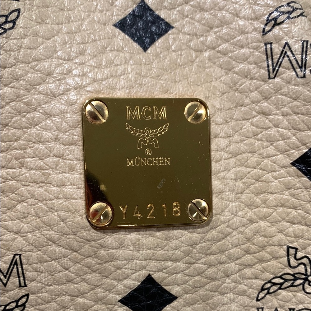MCM Visetos Beige Monogram Tote/Crossbody Leather Bag Goldtone hardware Zip Top - Picture 3 of 16
